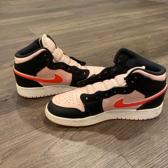 nike air jordan 1 mid size 5.5